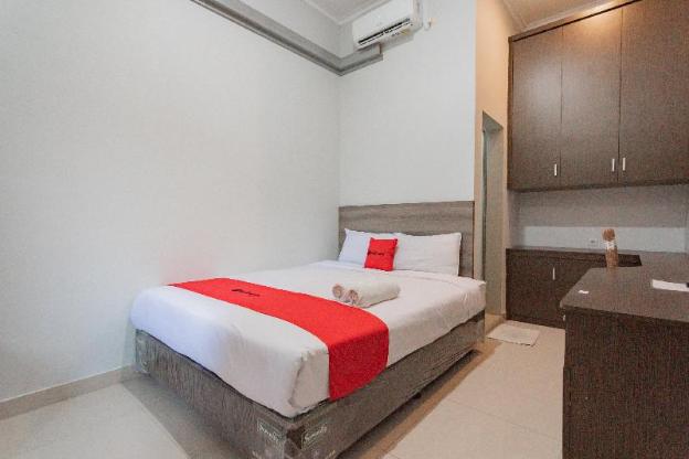 formerly reddoorz syariah plus tuparev cirebon 3