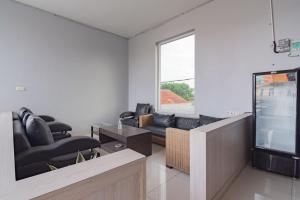 formerly reddoorz syariah plus tuparev cirebon 3