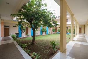 reddoorz syariah plus wisma bougenville karawaci