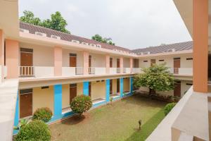 reddoorz syariah plus wisma bougenville karawaci