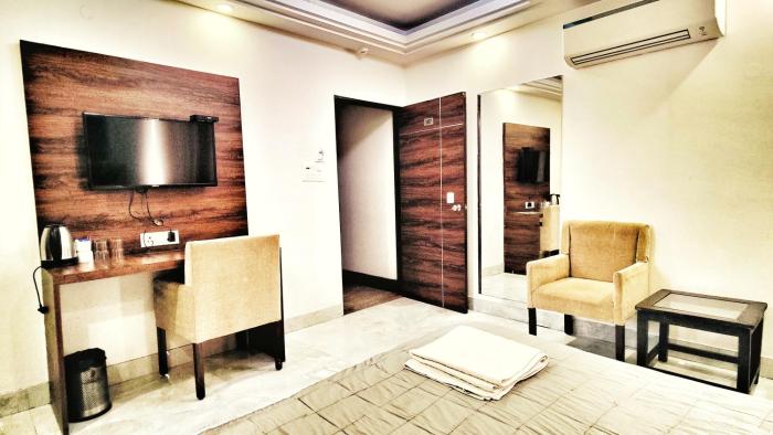 airport hotel delhi aerocity