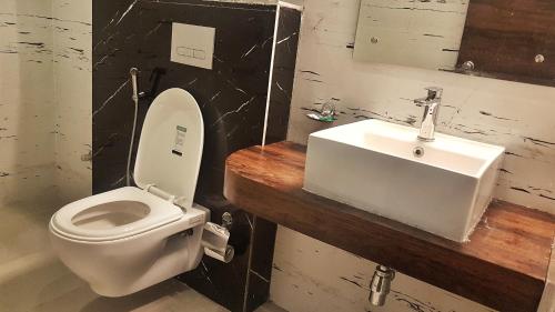 airport hotel delhi aerocity