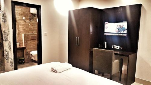 airport hotel delhi aerocity