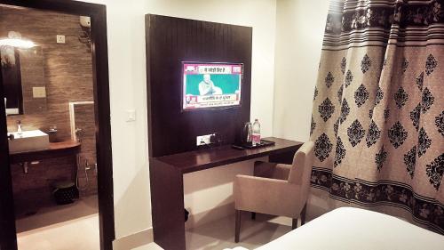 airport hotel delhi aerocity