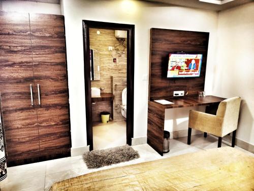 airport hotel delhi aerocity