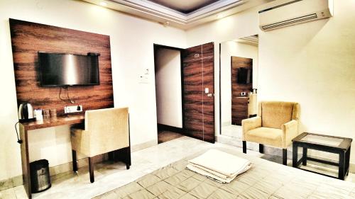 airport hotel delhi aerocity