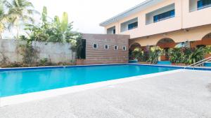 reddoorz plus near municipality of luisiana laguna