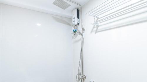 reddoorz near mercado del lago