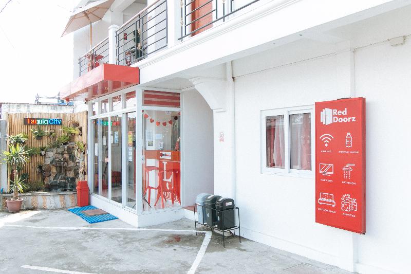 reddoorz near mercado del lago