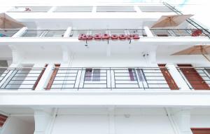 reddoorz near mercado del lago