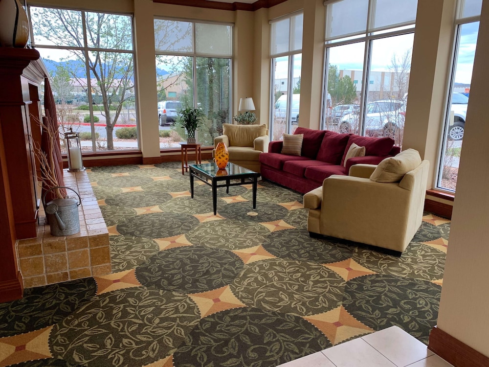 hilton garden inn colorado springs airport