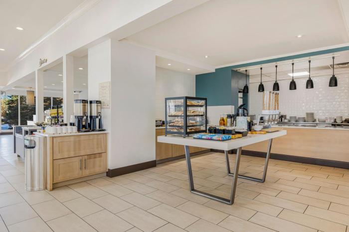 hilton garden inn colorado springs airport