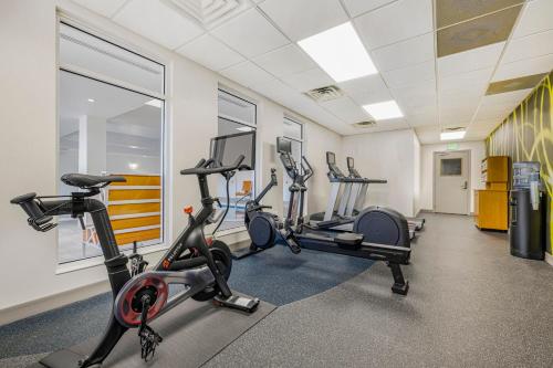 hilton garden inn colorado springs airport