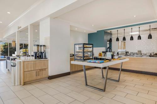 hilton garden inn colorado springs airport