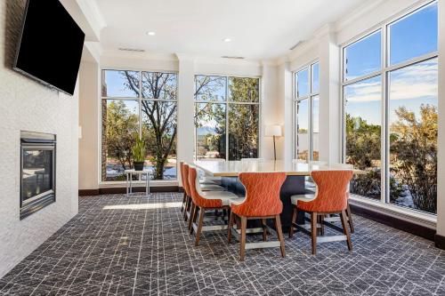 hilton garden inn colorado springs airport