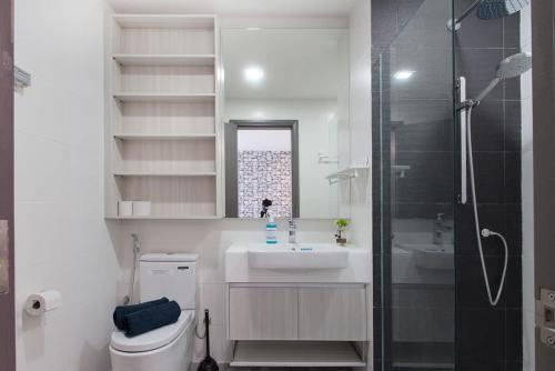 modern high floor suasana suites 05 in jb