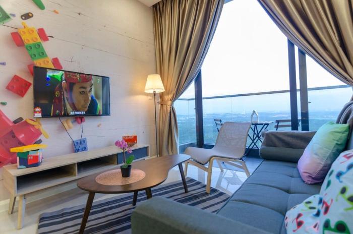 3br dpristine suite stunning views and near legoland
