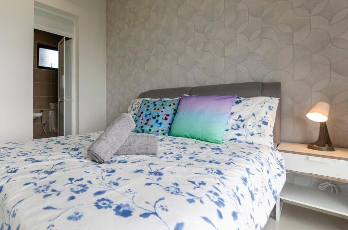 3br dpristine suite stunning views and near legoland