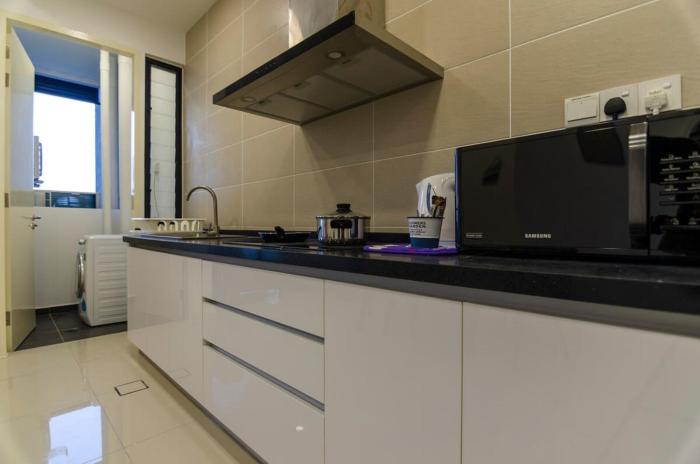 3br dpristine suite stunning views and near legoland