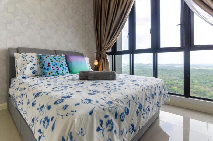 3br dpristine suite stunning views and near legoland