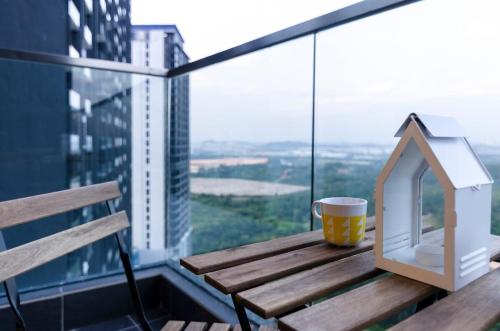 3br dpristine suite stunning views and near legoland