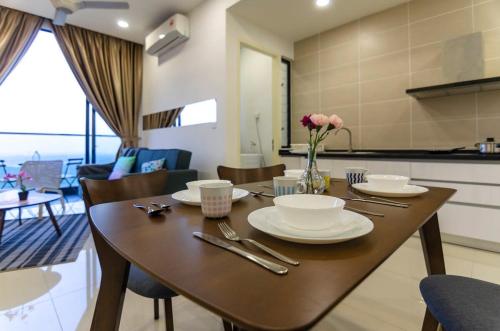 3Br D'pristine Suite, Stunning Views & Near Legoland,,0 star