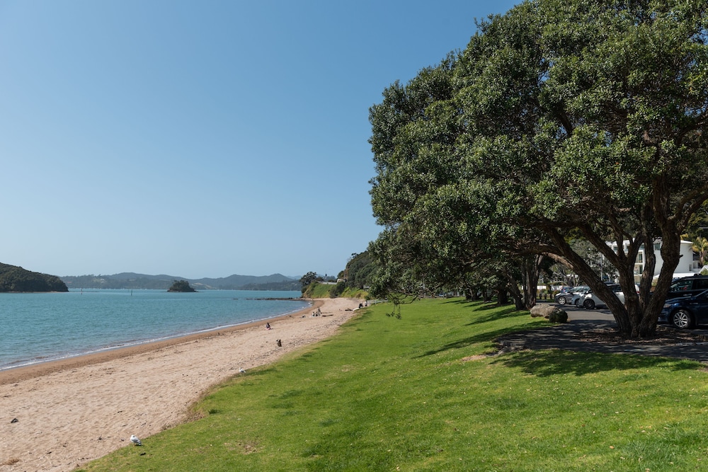 the beachcombers lookout paihia holiday apartment