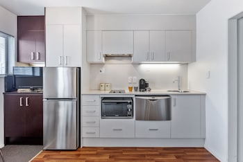 the beachcombers lookout paihia holiday apartment