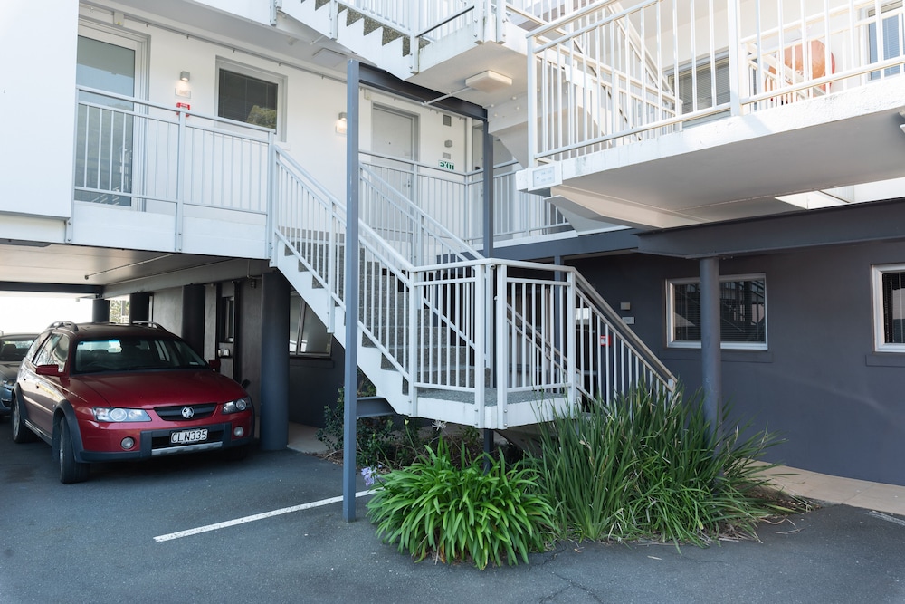 the beachcombers lookout paihia holiday apartment