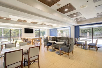 holiday inn express and suites charlotte concord i 85 by ihg