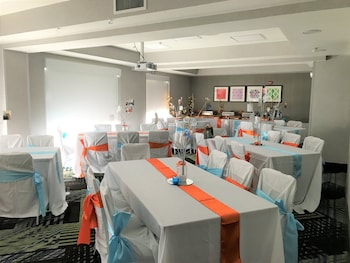 holiday inn express and suites charlotte concord i 85 by ihg