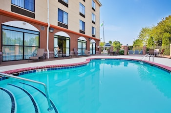 holiday inn express and suites charlotte concord i 85 by ihg