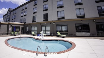holiday inn express and suites charlotte concord i 85 by ihg