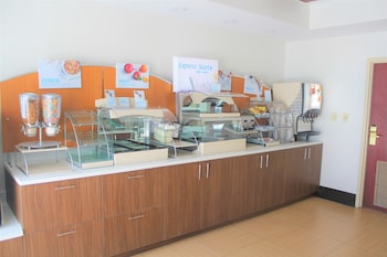 holiday inn express and suites charlotte concord i 85 by ihg