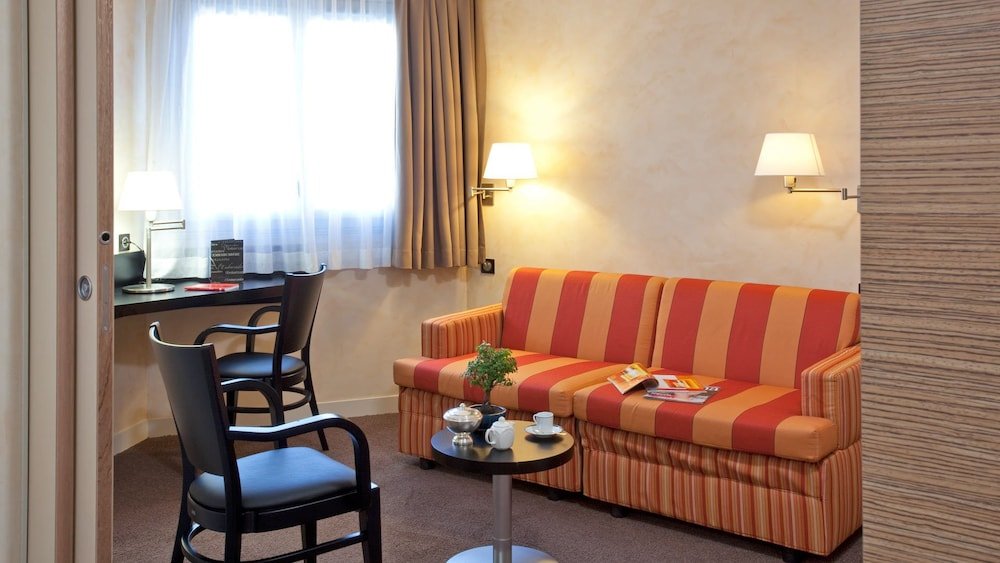 logis hotel lembarcadere