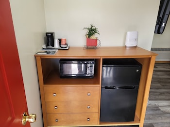 Stardust Motel,,2.5 star