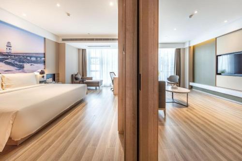 atour hotel zhuhai xiangzhou aoyuan plaza