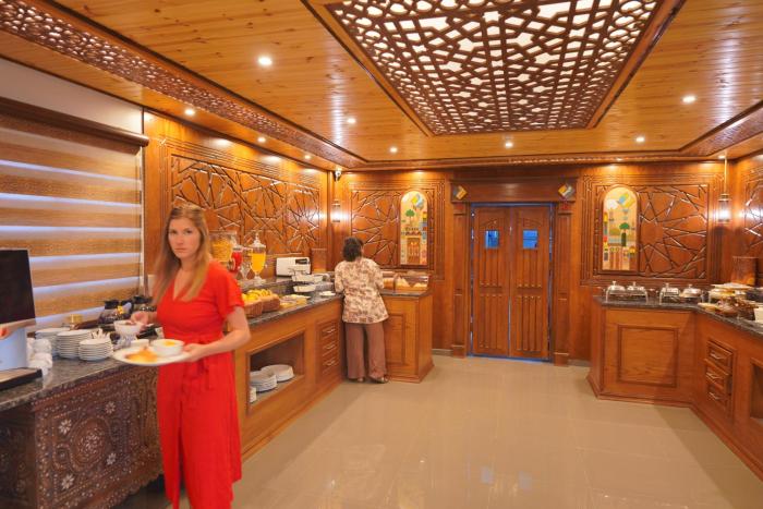 petra plaza hotel