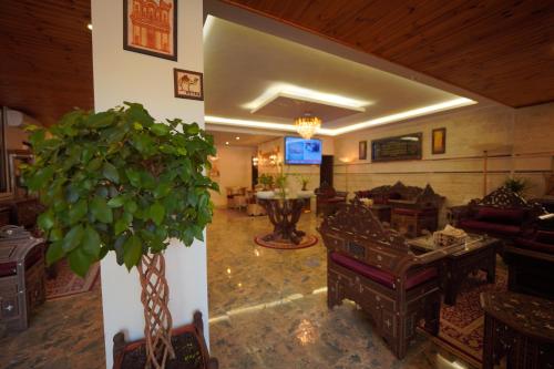 petra plaza hotel
