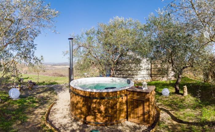 2 cuori e 1 yurta glamping in tuscany adults only