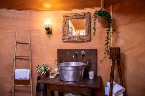 2 cuori e 1 yurta glamping in tuscany adults only