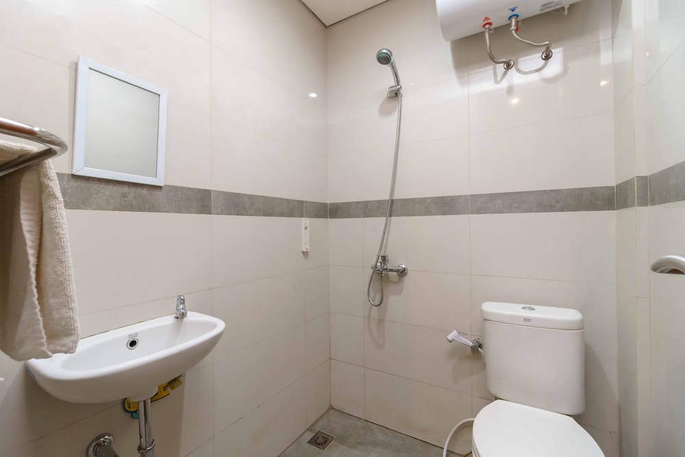 reddoorz plus near radio dalam 3