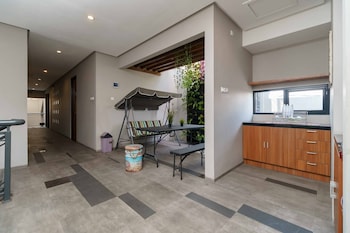 reddoorz plus near radio dalam 3