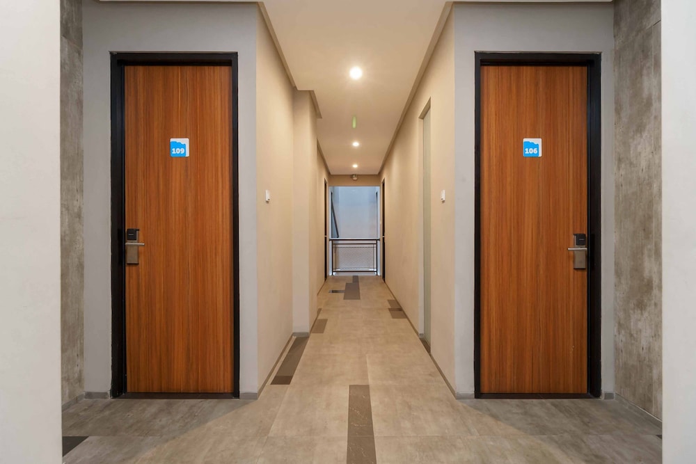 reddoorz plus near radio dalam 3