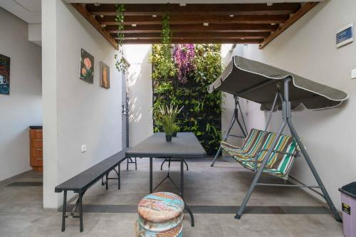 reddoorz plus near radio dalam 3