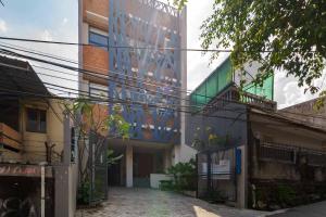 reddoorz plus near radio dalam 3