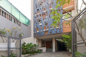 reddoorz plus near radio dalam 3