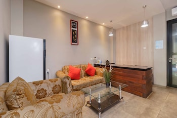 reddoorz plus near radio dalam 3