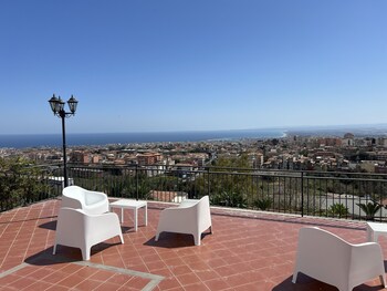 santagata li battiati