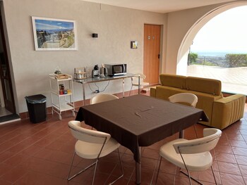 santagata li battiati